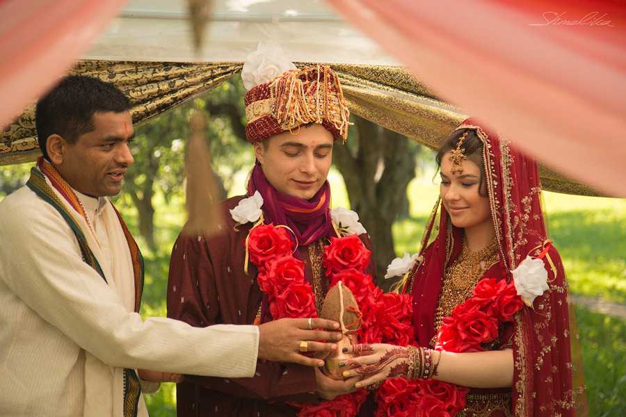 Русско индийские браки. Церемония Гайе Холуд. Агни Париная Индия. Свадьба в Индии. Свадебная церемония в Индии.