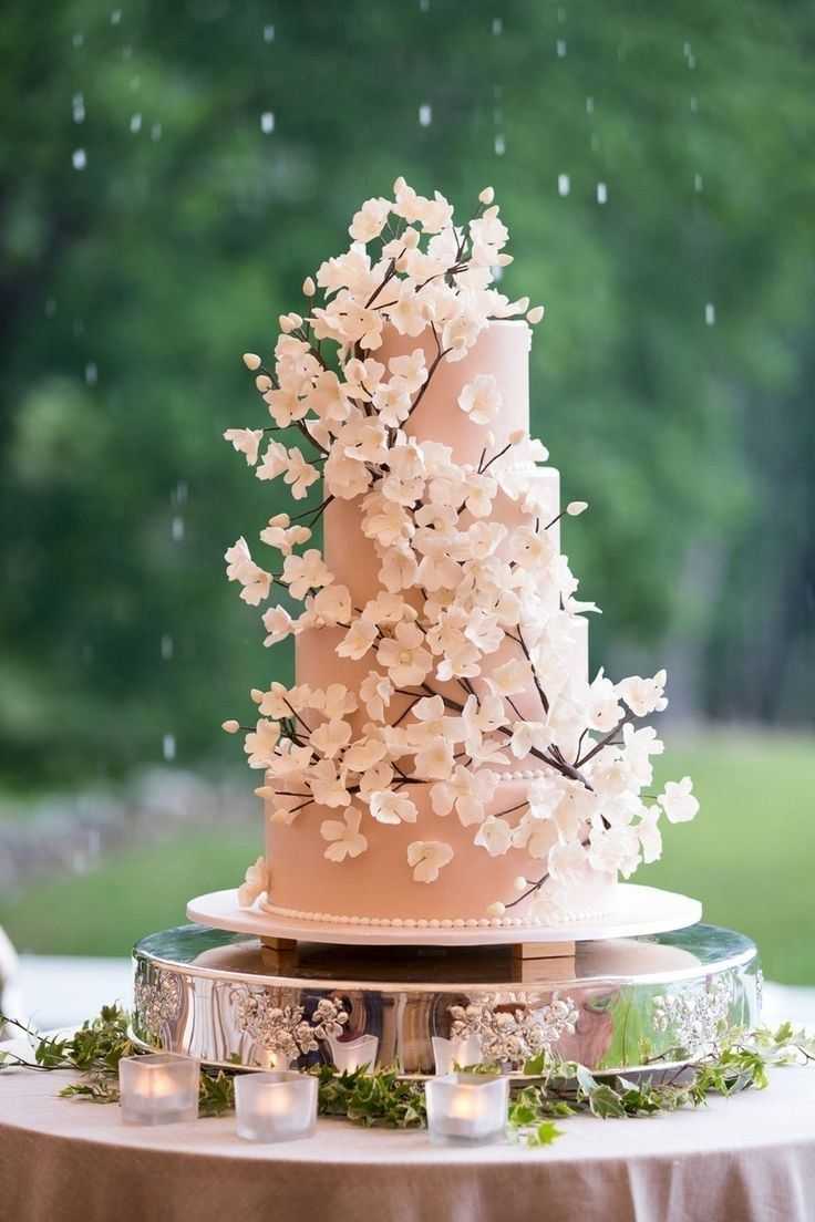 Торты на свадьбу, украшенные кремом